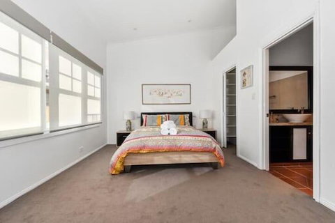 Aston On Church - Luxury Accommodation - New Castle Holiday 2