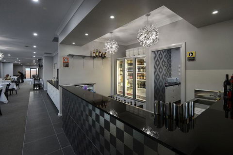 Astro Dish Motor Inn - New Castle Holiday 2