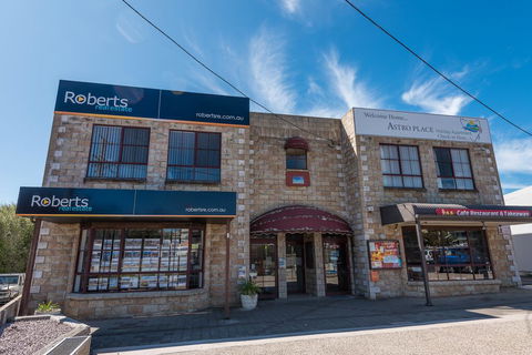 Astro Place - New Castle Holiday 3