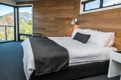 At The Bay - New Castle Holiday 1