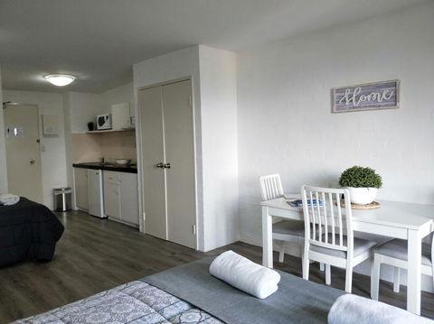 Atrium Private Stay Mandurah - New Castle Holiday 2