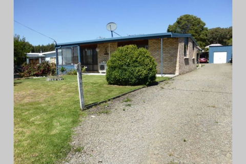 Au-Don Short Stay Accommodation - New Castle Holiday 0