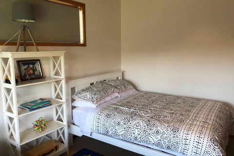 Au-Don Short Stay Accommodation - New Castle Holiday 3