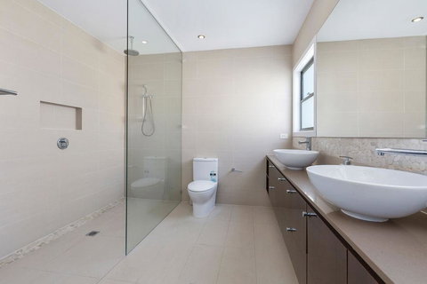 Augusta House - New Castle Holiday 3