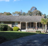 Australian Home Away  Doncaster Grange Park - New Castle Holiday