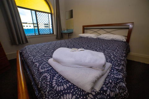 Australian Hotel - New Castle Holiday 1