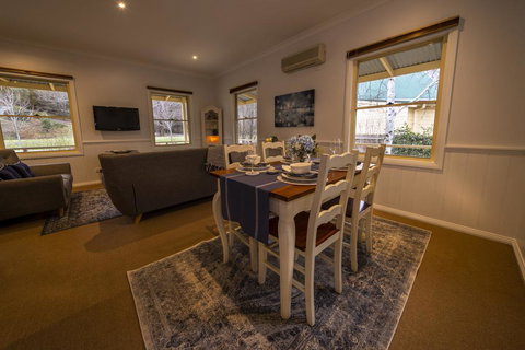 Autumn Beauty - Cottage 3 - New Castle Holiday 2