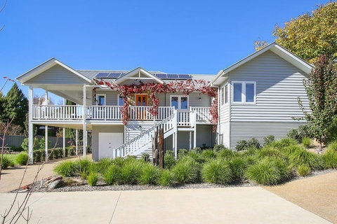 Autumn Home - Our Place At Bright - New Castle Holiday 0