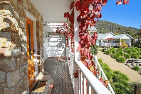 Autumn Home - Our Place At Bright - New Castle Holiday 1