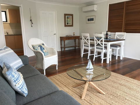 Avalon Seashells 2 Bedroom Apartment With Pool - New Castle Holiday 3