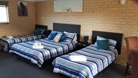 Avlon Gardens Motel - New Castle Holiday 0