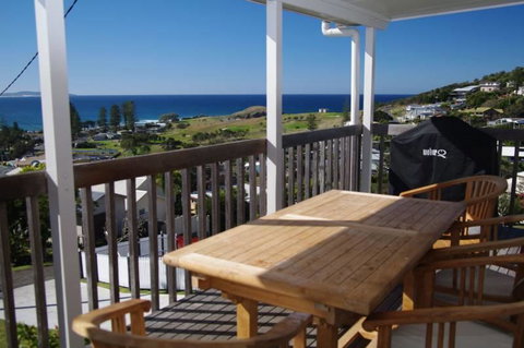 Awesome View, 4 View Street - New Castle Holiday 1