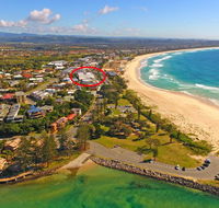 Azura Ocean View Holiday Apartment - New Castle Holiday