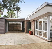 Backyard Bliss - New Castle Holiday