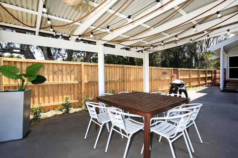 Balena @ Culburra - Pet Friendly - 1 Min Walk To Beach - New Castle Holiday 1