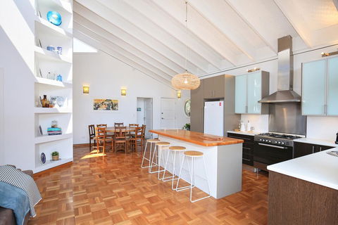 Balena @ Culburra - Pet Friendly - 1 Min Walk To Beach - New Castle Holiday 2