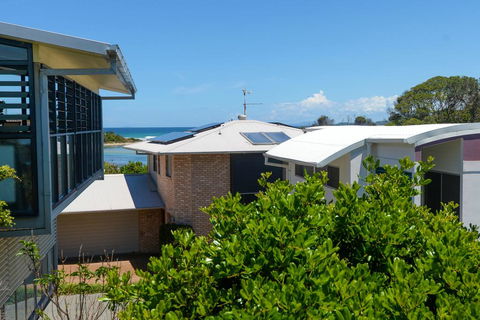 Ballantrae 8 - Sawtell, NSW - New Castle Holiday 3