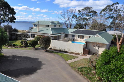 Bambra Reef Lodge - New Castle Holiday 0