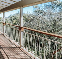 Banksia Beach House - New Castle Holiday