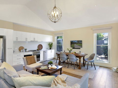 Banyula Annex - Stylish And Contemporary Retreat - New Castle Holiday 1