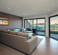 Barefoot Bliss  Fingal Bay - New Castle Holiday