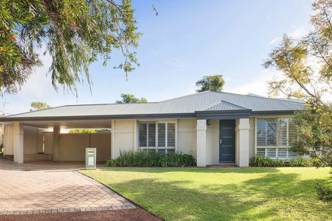 Barefoot Bungalow - New Castle Holiday 0