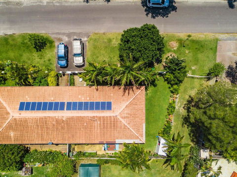 Barneys At Suffolk - New Castle Holiday 0