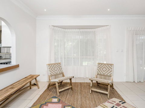 Barneys At Suffolk - New Castle Holiday 2