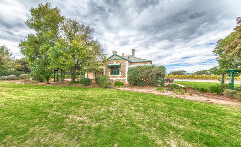 Barossa Vineyard Guesthouse - New Castle Holiday 1