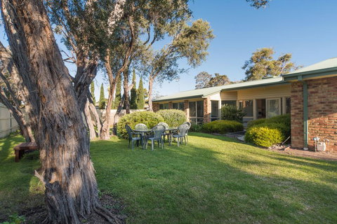 Bay Beach Beauty - New Castle Holiday 2