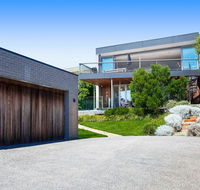Bay Vista - Amazing Bay Views with the beach at your doorstop - New Castle Holiday