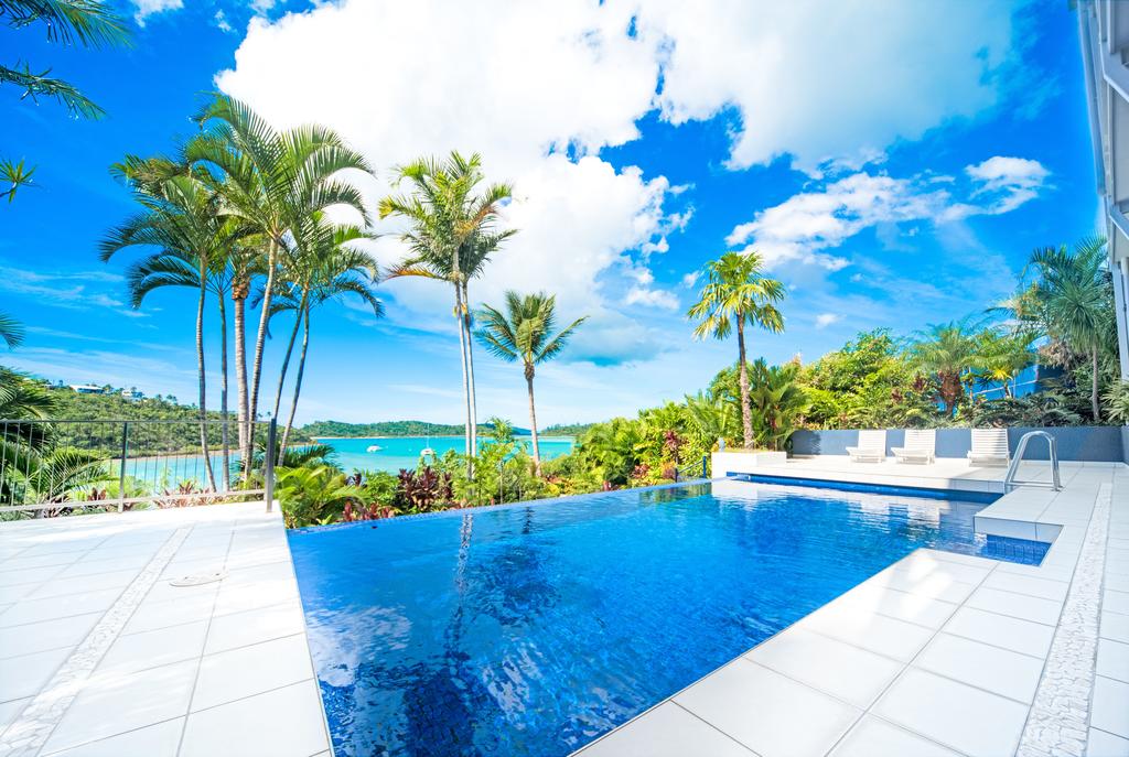 Shute Harbour QLD New Castle Holiday