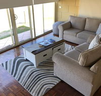 Bayview no 1 - Next to the Beach - New Castle Holiday
