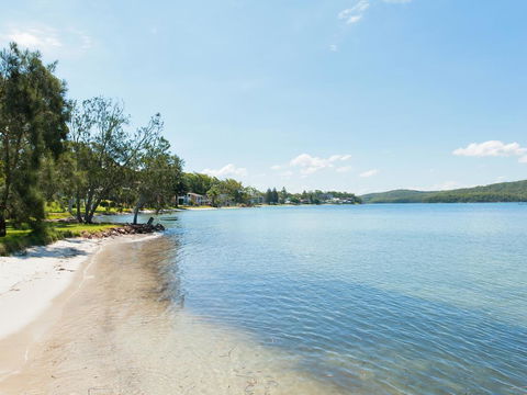 Baywatch - Beachfront Bliss Executive Home - New Castle Holiday 2