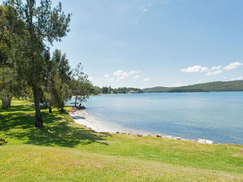 Baywatch - Beachfront Bliss Executive Home - New Castle Holiday 3