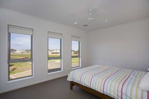 Beach & Golf Stays, Australia - New Castle Holiday 1