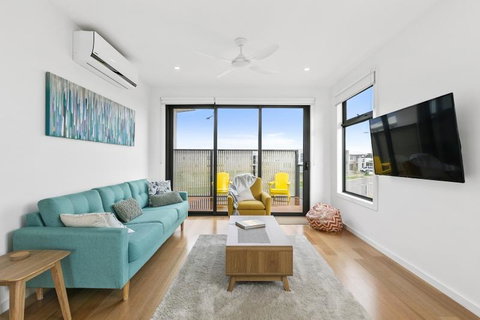 Beach & Golf Stays, Australia - New Castle Holiday 0