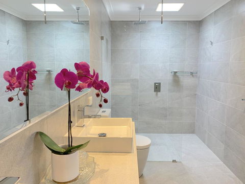 Beach Charm Villa Suite - New Castle Holiday 1