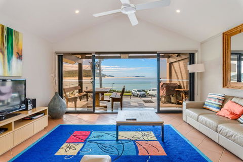 Beach Duplex 72b Marine Dr - Fingal Bay - New Castle Holiday 3