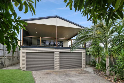 Beach Home In Golden Triangle - New Castle Holiday 1