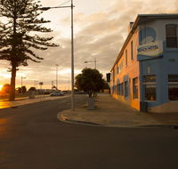 Beach Hotel - New Castle Holiday