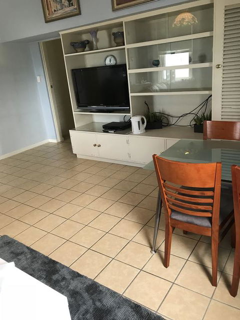 Beach Hotel - New Castle Holiday 3