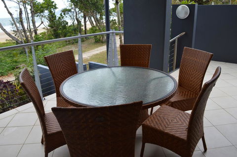 Beach House Apartment 1 - New Castle Holiday 3