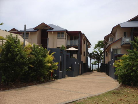 Beach House Apartment 1 - New Castle Holiday 0