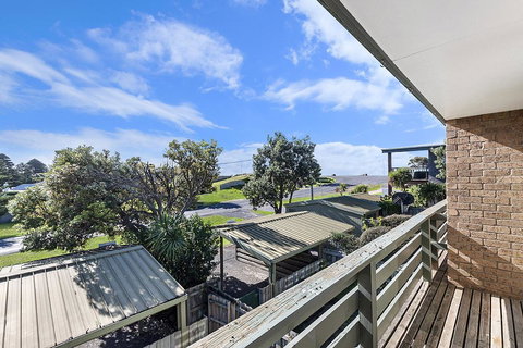 Beach Terrace 4 - New Castle Holiday 1