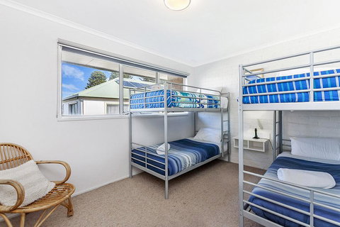 Beach Terrace 4 - New Castle Holiday 3