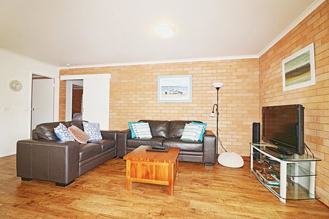 Beachcomber - Pet Friendly - New Castle Holiday 1