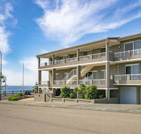 Beachcomer Unit 2 - The Entrance NSW - New Castle Holiday