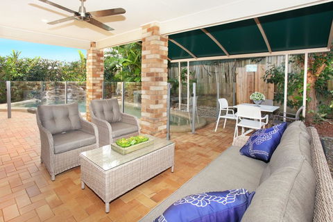 BEACHED @ COOLUM, Pet Friendly, WIFI, Linen Supplied - New Castle Holiday 3