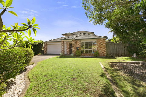 BEACHED @ COOLUM, Pet Friendly, WIFI, Linen Supplied - New Castle Holiday 1